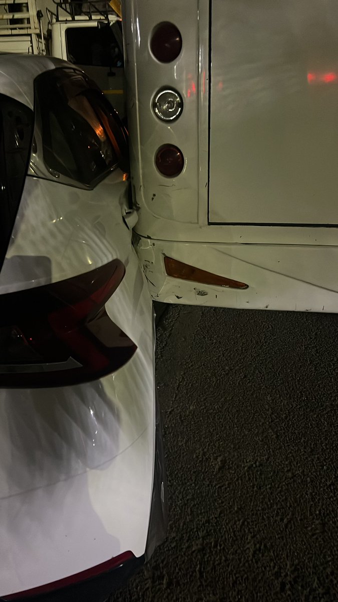 YoursGorang's tweet photo. This is how a logistics company in Delhi NCR  MANNCO LOGISTIX PRIVATE LIMITED buses are in hands of 17 years of driver who doesn’t have valid driving licence. This shows how safe we are on road in Delhi including Noida and Ghaziabad #ghaziabadpolice #noida #RoadSafety https://t.co/5sg7ZGA4Yc