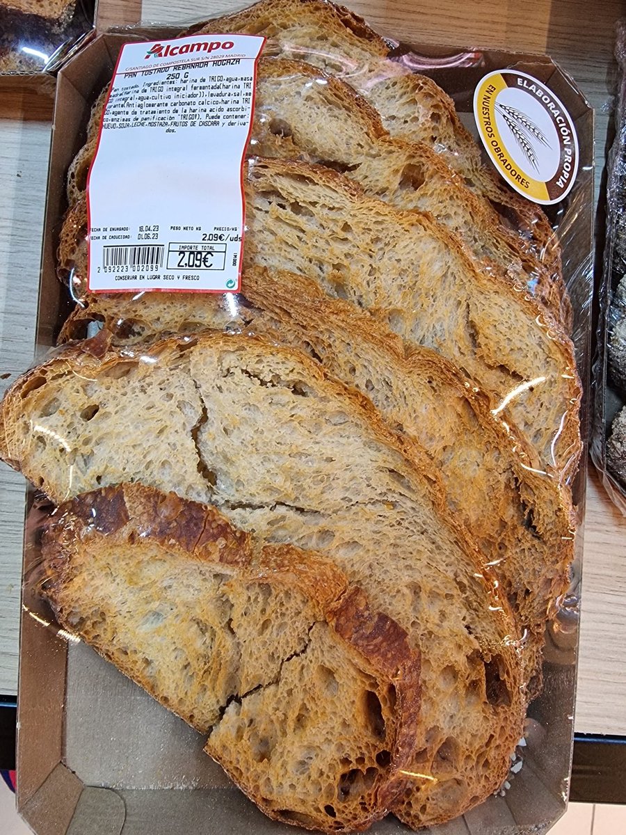 hematocritico's tweet photo. Qué comodidad por fin poder comprar el pan YA TOSTADO https://t.co/DzBojeIUr6