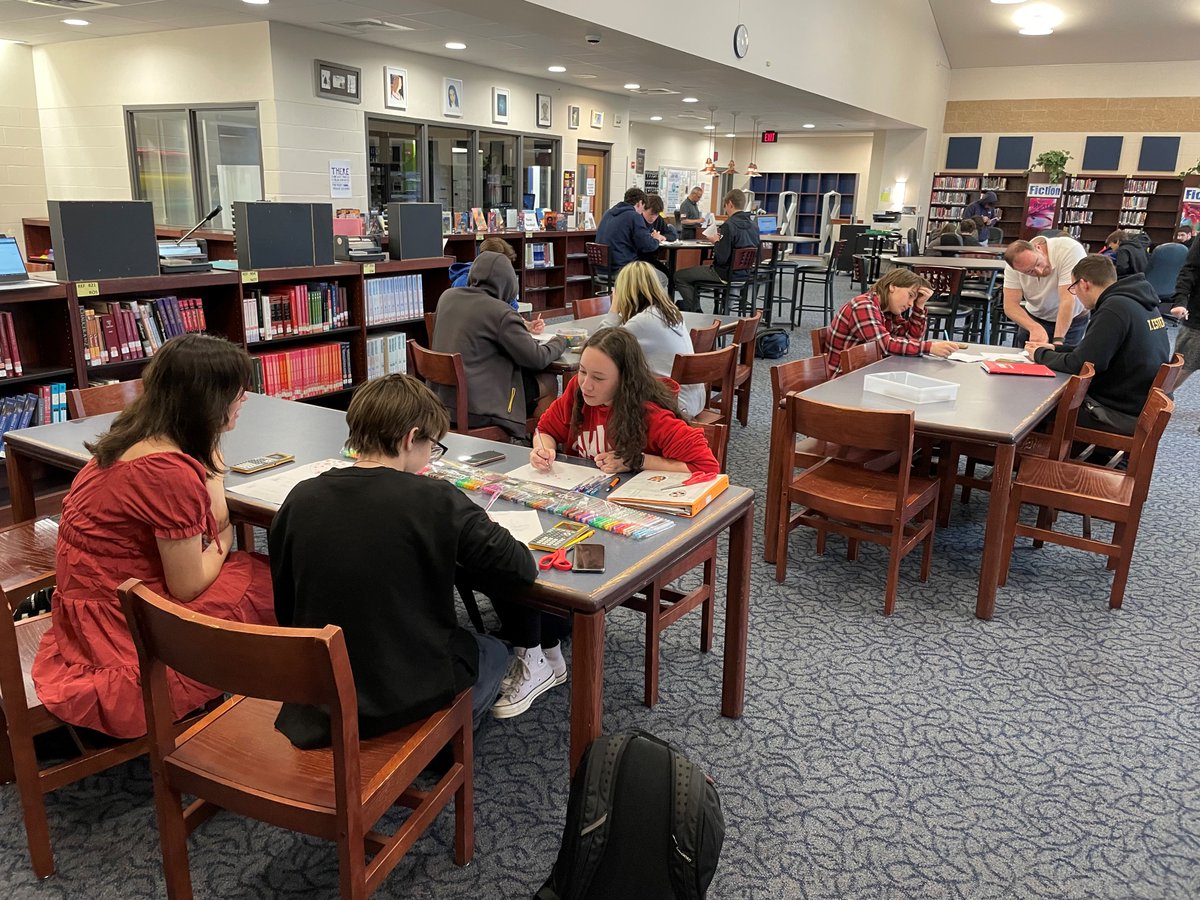 EmilyAmberman's tweet photo. KD Media Center--Mr. Meinl's students created party hats (cones) as part of a geometry lesson about circles. https://t.co/jeRM4TxKNe