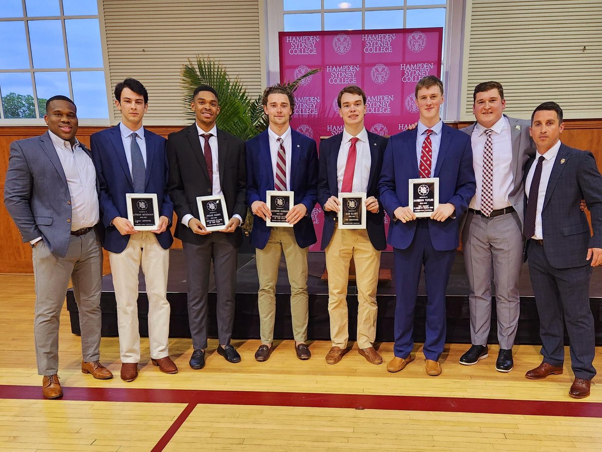 adambrazil24's tweet photo. Shoutout to my guys taking home some hardware from our banquet last night! 

MIP: Ayman McGowan 
DPOY: Josiah Hardy
OPOY: Davidson Hubbard
Best Rebounder: Alex Elliot
SOE: Harrison Taylor

Love these guys. Roll Tigers! https://t.co/MoPwz5Sioe