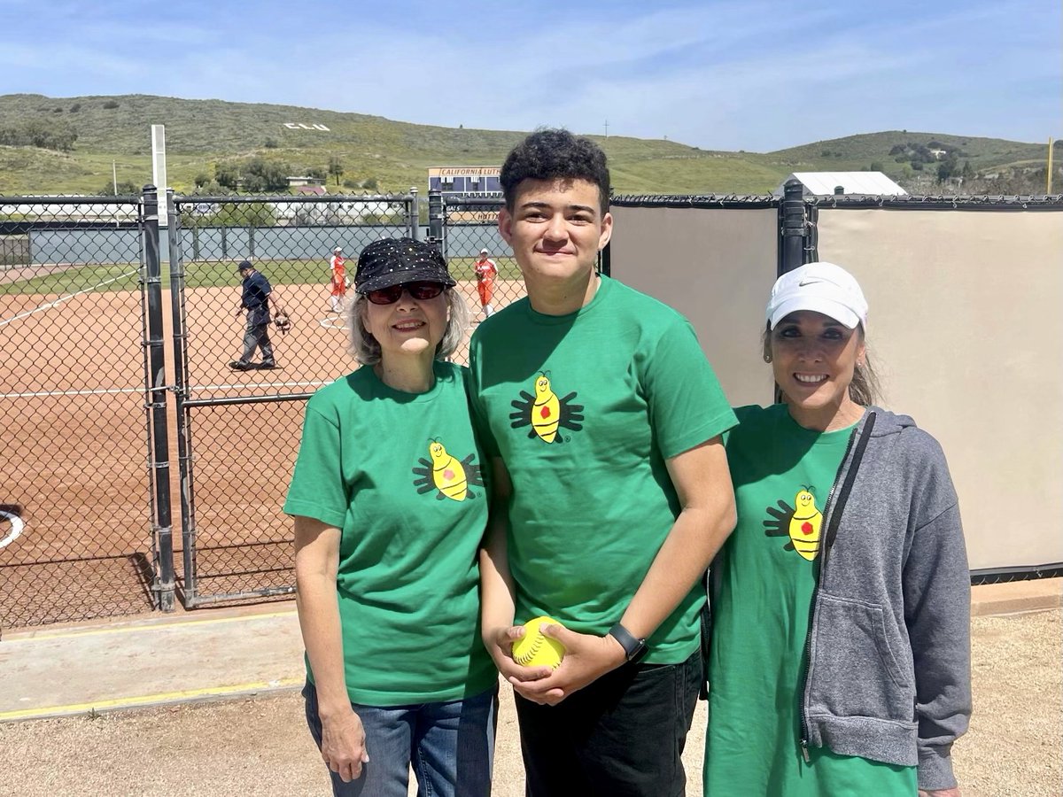 BumbleBeefound's tweet photo. FORE the kids - limited availability! - https://t.co/K8eZ42ZLLN spots remain for our golf tournament!⛳️ Plus, open👀to meet our Silent Auction Queen and #NewBEE Nicholas.💛🐝 https://t.co/xhxFSCaeEV