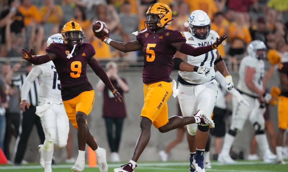 MillikanHSFB's tweet photo. Congrats to Long Beach Millikan 2024 CB Loyall Mouzon @LoyallMouzon on his scholarship offer to Arizona State University @ASUFootball #WinTheDay https://t.co/liVNcIUTzR