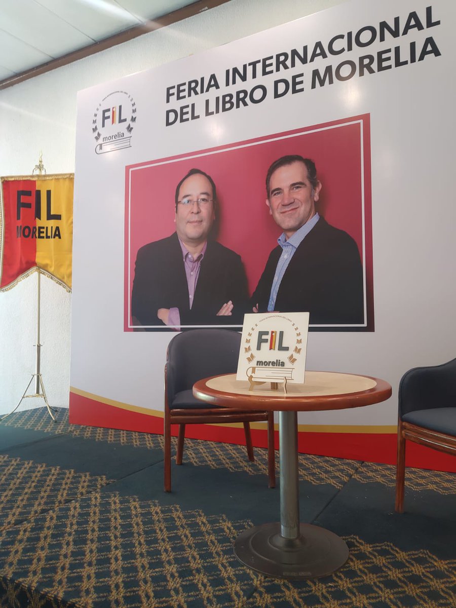 FILMorelia's tweet photo. Por llegar la hora, por acercarse los minutos de la presentación del libro "LA DEMOCRACIA NO SE TOCA" de @CiroMurayamaMx y @lorenzocordovav . Estamos afinando los últimos detalles. Te esperamos. Somos FIL Morelia 📕📒 https://t.co/YF5a1kKaeR