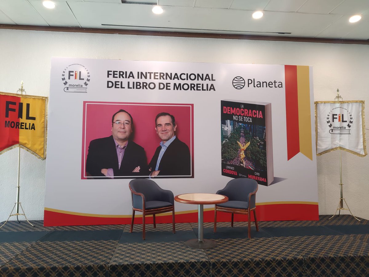 FILMorelia's tweet photo. Por llegar la hora, por acercarse los minutos de la presentación del libro "LA DEMOCRACIA NO SE TOCA" de @CiroMurayamaMx y @lorenzocordovav . Estamos afinando los últimos detalles. Te esperamos. Somos FIL Morelia 📕📒 https://t.co/YF5a1kKaeR