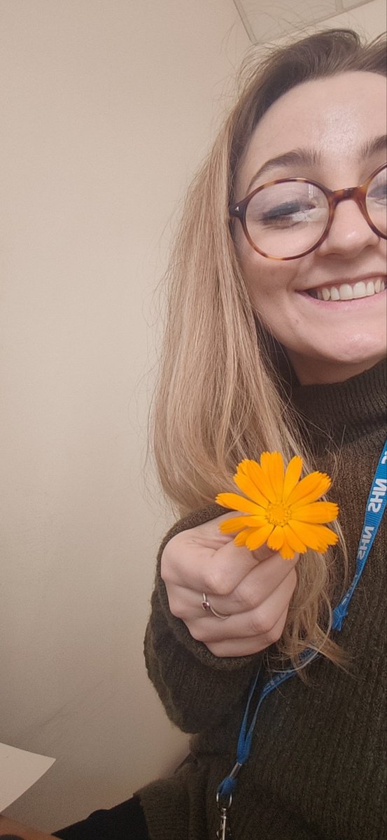 CharlotteEmSLT's tweet photo. A little boy came for his therapy session today and had brought me a flower. He thinks I live at the clinic and told me he was so excited to come to Charlotte's house. He was sad I don't have a garden so picked me a flower from his 😭🥰 #mysltday so wholesome 🥹 https://t.co/QnscJzYbMM