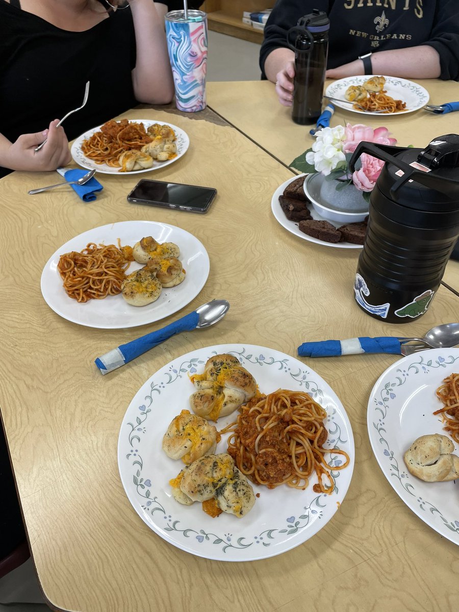 MadameBaines's tweet photo. Today in Food &amp; Nutrition, we learned to read a recipe in a sequential manner to make garlic knots! @Churchill_HWDSB #yum #garlicknot #HFN2O https://t.co/aarxnTpLcu