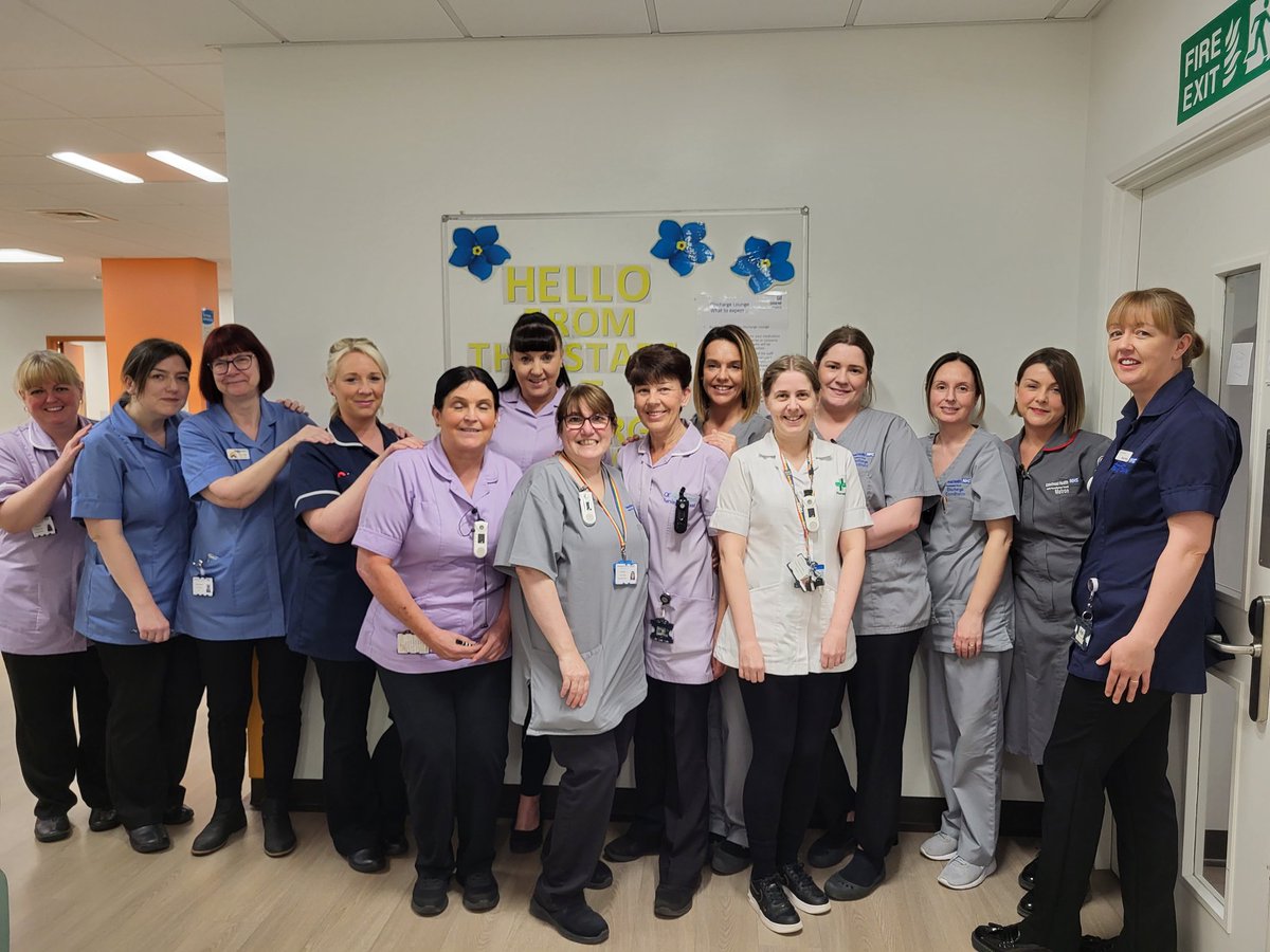 QEH Discharge Lounge celebrating our successful pilot.  Well done discharge lounge and ward discharge coordinators. Without whom, none of this would have been possible. <a href="/QeFacilities/">QE Facilities Ltd</a>  <a href="/Gateshead_NHS/">Gateshead Health NHS Foundation Trust</a> @FindleyGill  @JoanneB10736129 <a href="/ShaunaRoberts28/">Shauna Roberts-Baxter</a> <a href="/PharmacyQeh/">QEHPharmacy</a>