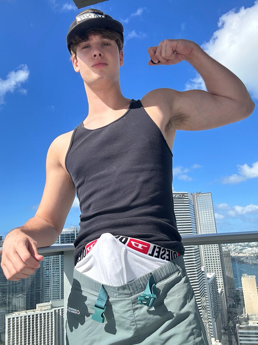 Moji0263279405's tweet photo. Only bottoms reply👀 #fitness 
https://t.co/ZJfcnNqgZB https://t.co/O8JyLmwzMv
