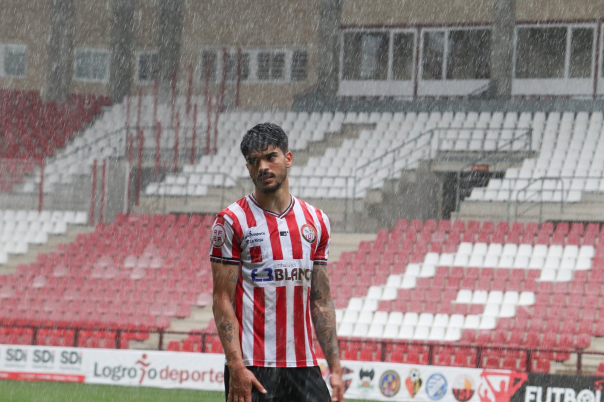 Desmarka't tweet media