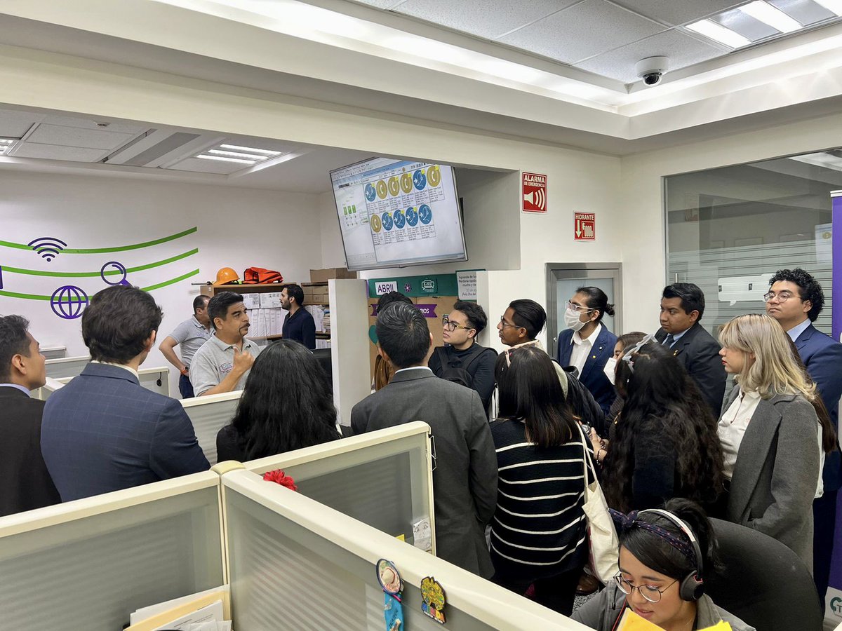 vinculasociedad's tweet photo. ⚠️En el @INAImexico seguimos trabajando para que la ciudadanía conozca la importancia de la #Transparencia,el #DAI y #DPDP.
📌Hoy nos visitan jóvenes de @frejunpo quienes conocen las instalaciones del INAI y las acciones que implementamos para promover los derechos que tutelamos https://t.co/IE8LzcfuWH