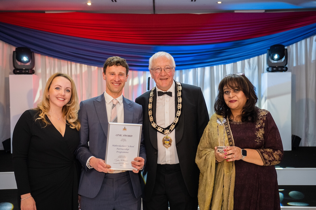 habsgirlsschool's tweet photo. ๐ We are excited to announce that the Habs Partnerships Programme has won the Hertsmere Civic Award, for work undertaken to benefit residents of the borough!
Read more โก๏ธ https://t.co/S3pyVNN0CW
#TogetherBoundless #Community https://t.co/URJntGSCO5