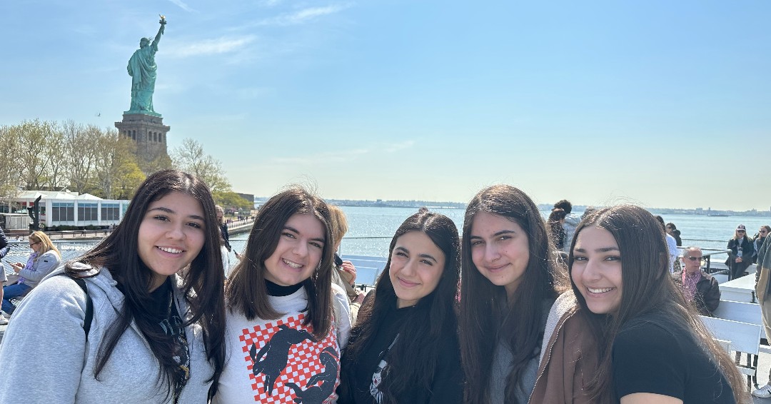 StFrancisPrep1's tweet photo. Continuing a World Language tradition for over 20 years, Mrs. Ruggieri took her AP/Honors students to Ellis Island earlier this week! https://t.co/LXj9pYSevD