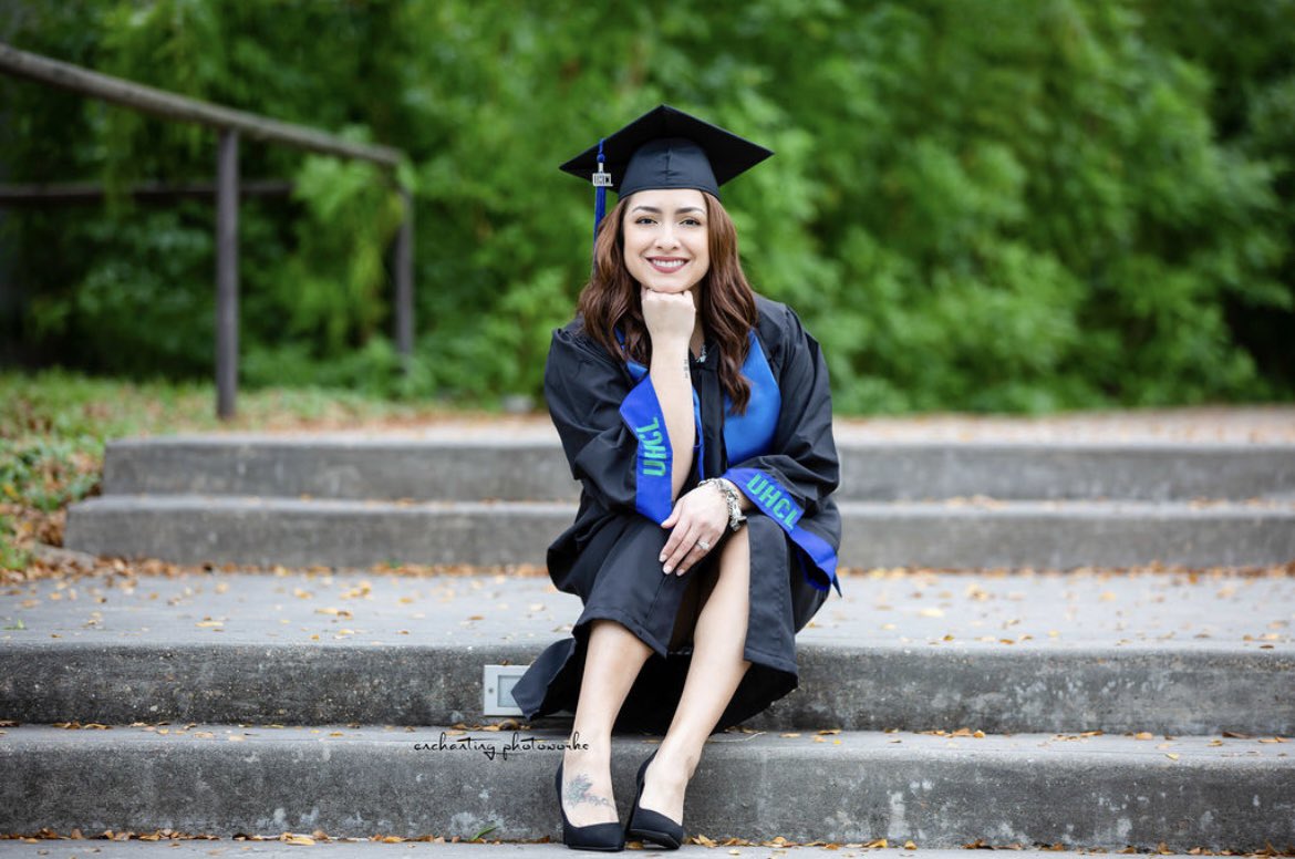 PhotoEnchanting's tweet photo. “The future belongs to those who believe in the beauty of their dreams.” -Eleanor Roosevelt 

🎓

To book, contact stephanie@enchantingphotoworks.com

Limited weekends available. Book early 🦋!

#grad #college #uhcl #houstontx https://t.co/4nXgXAFAcZ