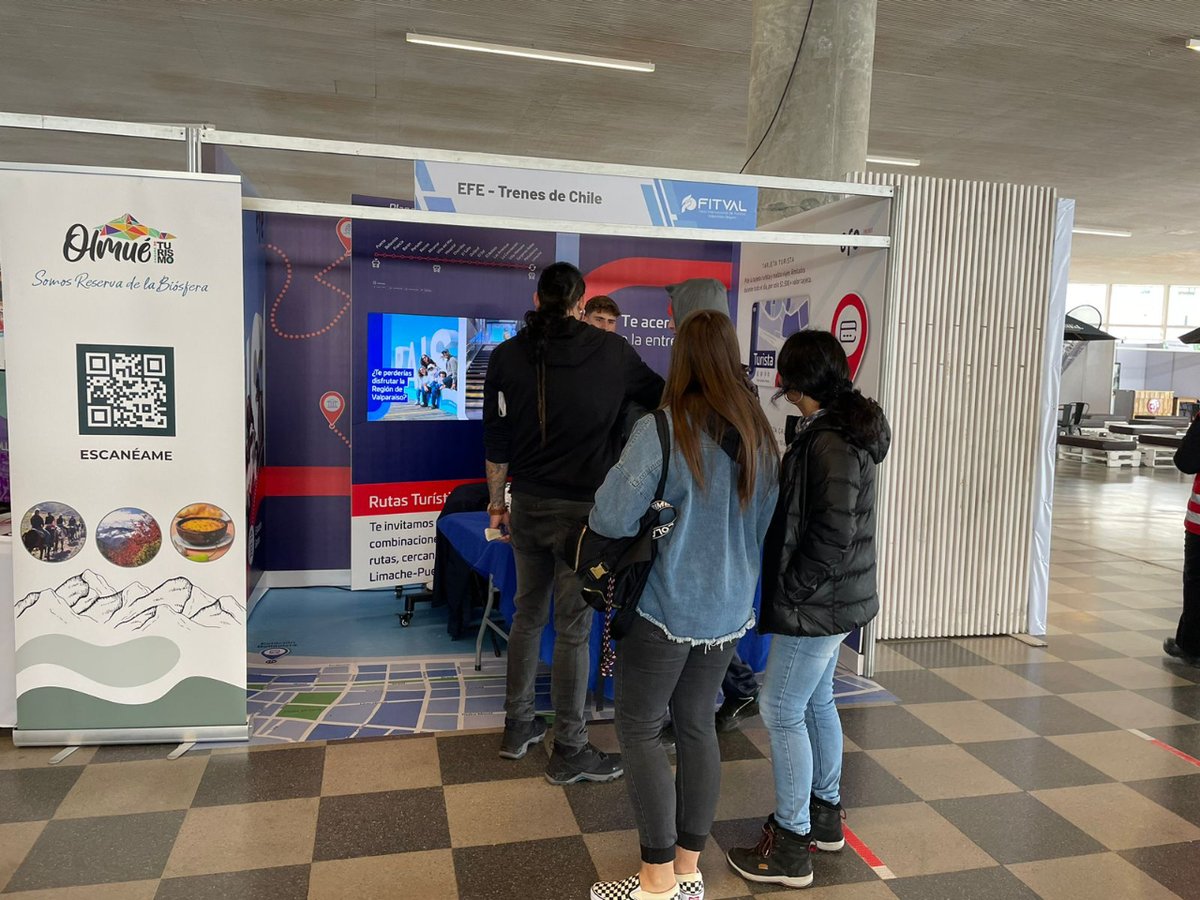 EFEValparaiso's tweet photo. ¡En tren a FITVAL! 🚉 🎉 Ya estamos en la primera edición de #Fitval en el terminal de pasajeros de @PortValparaiso junto a profesionales del turismo de la región.👏 Mañana estará abierto al público general previa inscripción ¡No te quedes fuera! 😉
🔎: https://t.co/iIh5zCIkSw https://t.co/cqGH5Guvqq