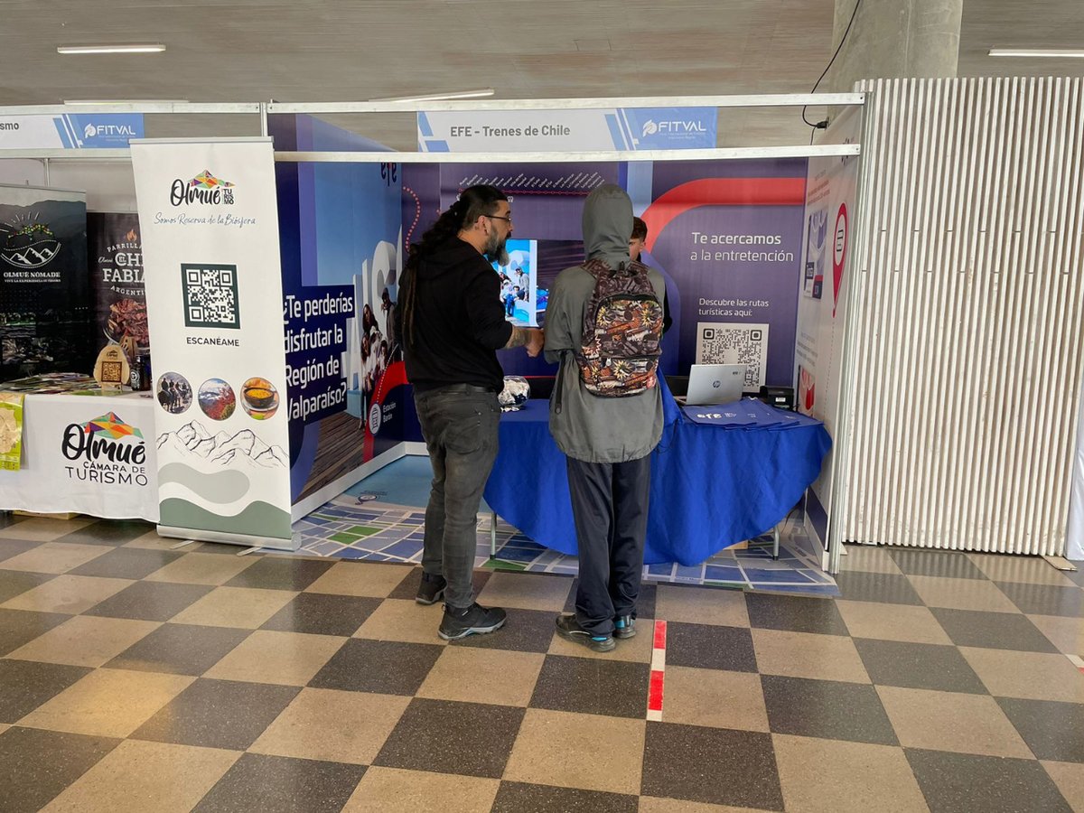 EFEValparaiso's tweet photo. ¡En tren a FITVAL! 🚉 🎉 Ya estamos en la primera edición de #Fitval en el terminal de pasajeros de @PortValparaiso junto a profesionales del turismo de la región.👏 Mañana estará abierto al público general previa inscripción ¡No te quedes fuera! 😉
🔎: https://t.co/iIh5zCIkSw https://t.co/cqGH5Guvqq