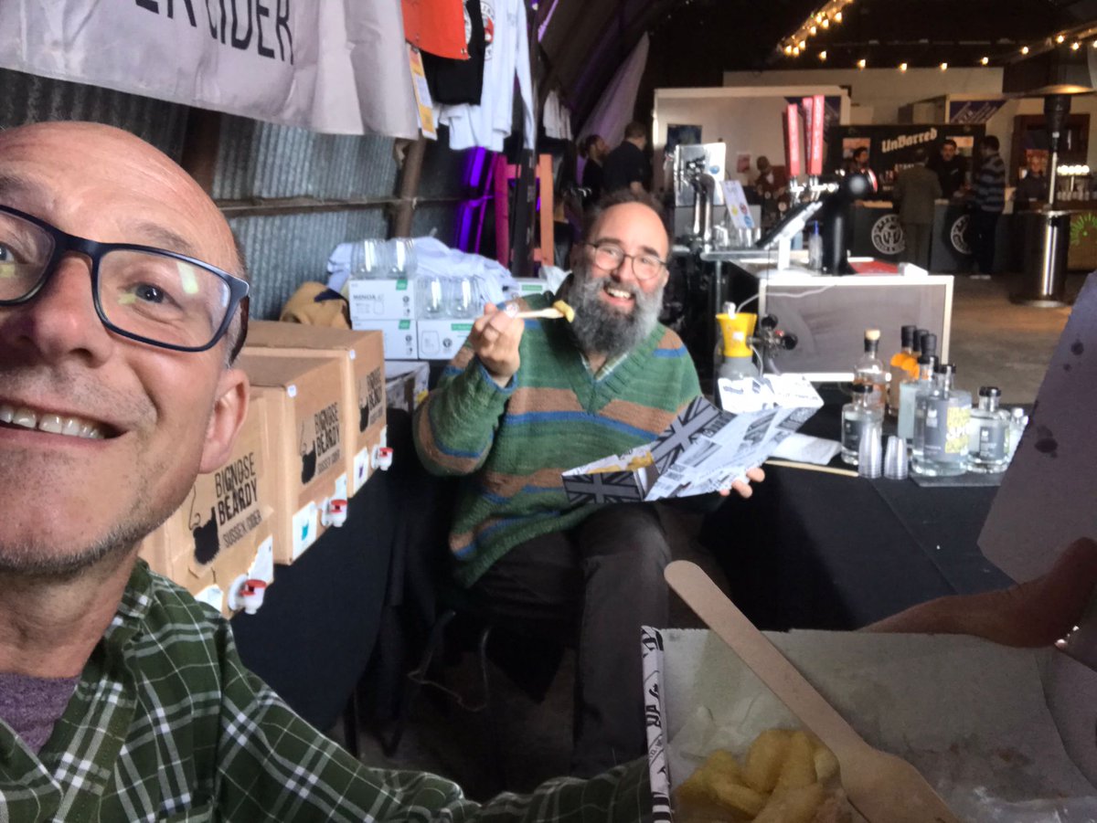 Come and say hello <a href="/Brewhavenfest/">Brewhaven</a> Craft Beer Festival at Newhaven Fort tonight, tomorrow and Sunday.
Just grabbing a bite before the event kicks off!
eventbrite.co.uk/cc/brewhaven-2…
#newhaven #brewhaven #sussex #craftcider #ciderlover #cidergeek #craftciderlover #drinklocal #cidermakers
