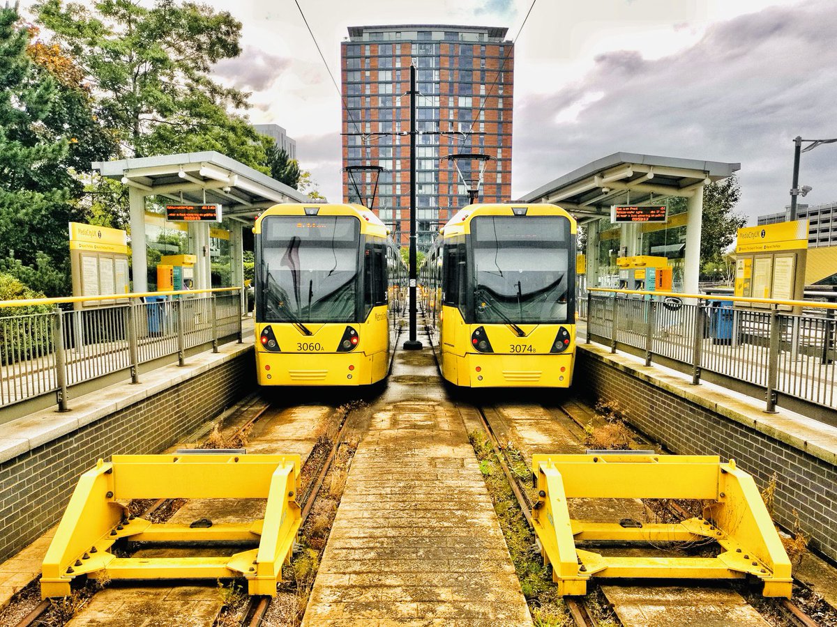 Marvellous <a href="/MCRMetrolink/">Manchester Metrolink 🚊</a> ‘Front End Friday’ symmetry, Media City, Salford.
Credit: <a href="/upsidedownhead5/">Upsidedownhead 🇺🇦</a>

#RailwaySymmetry #Symmetry #ManchesterMetrolink #Tram #FrontEndFriday #Manchester #MediaCity #Salford