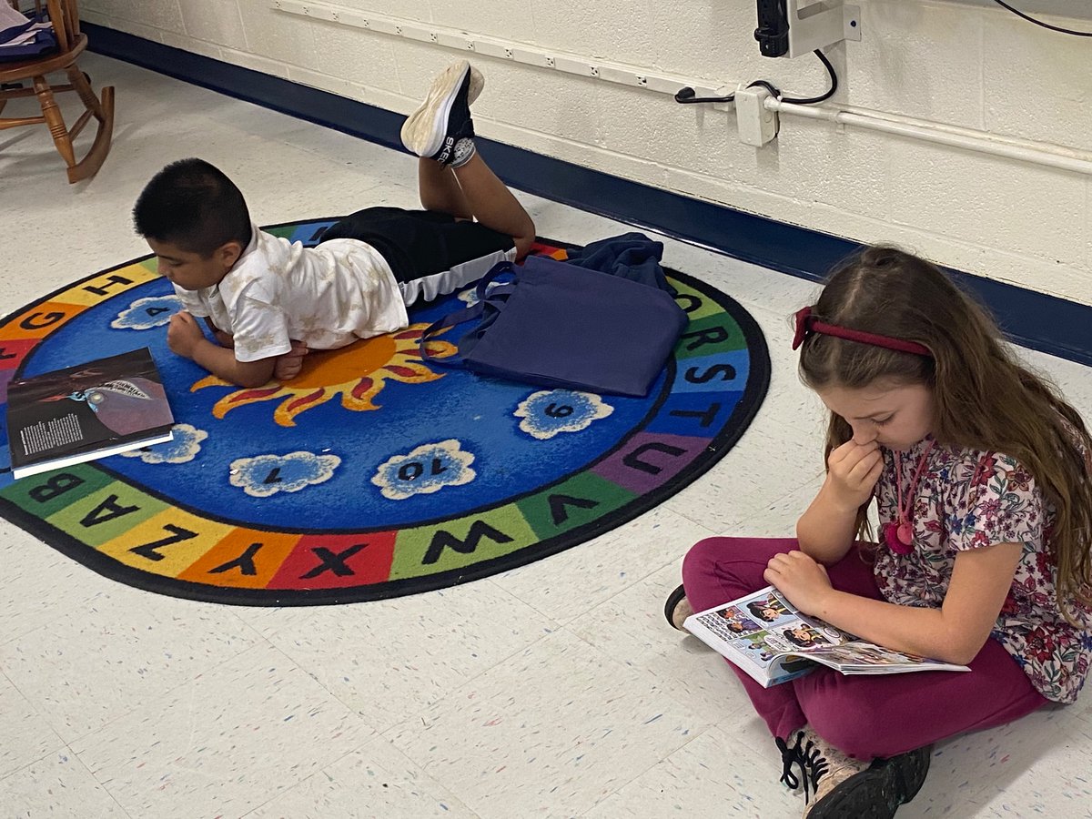shoffner_tonya's tweet photo. @PboroElementary #OurPES
A sincere thank you and appreciation to The Chatham Education Foundation for the gift of books for every child! https://t.co/hWi2ZAMphN