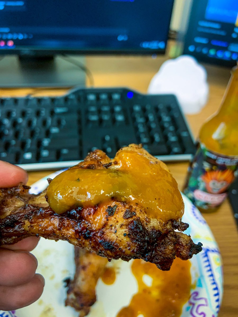 ChefBB5's tweet photo. 🍴 Lunch time 🍴
Grilled chicken wings with some delicious sauce 🤤
.
.
.
#chefbb #abqfoodie #grilledchicken #chickenwings #lunchtime https://t.co/y2RsVH7LfT