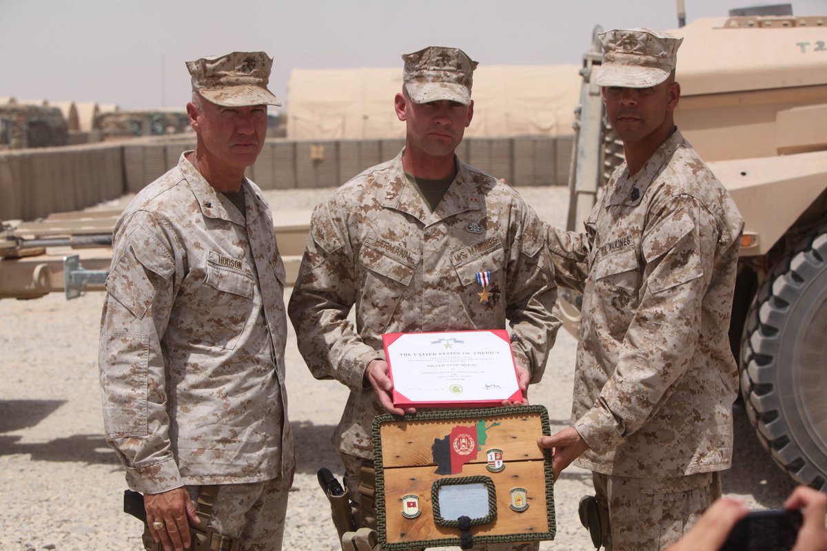 FVAP's tweet photo. Silver Star Banner Day 🎖️honors and recognizes those who have been wounded, sickened, or killed in combat and those also awarded the Silver Star Medal. We are thankful for their sacrifices and dedication to the United States. 🇺🇸 https://t.co/TBlCZYrWNz