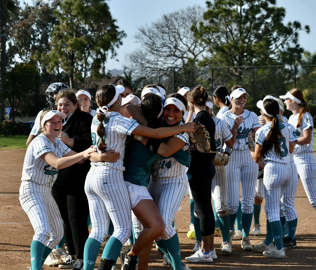 Aliso Niguel High School Softball tweet media