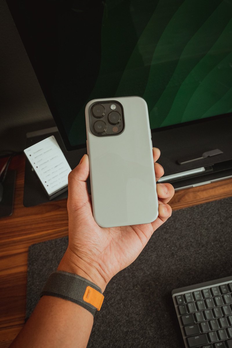 jonimperial's tweet photo. Nomad Sport Case in Lunar Gray.

I started using this case weeks ago when my Apple silicone case started to look really bad due to wear and tear.

This case looks SO good on my Space Black iPhone 14 Pro. It’s slim, has nice tactile buttons and it keeps your phone safe from 6ft. drops.

It is a bit slippery but with my Moft wallet, it’s not an issue anymore! 👌🏾

What case are you using on your phone? 🤔