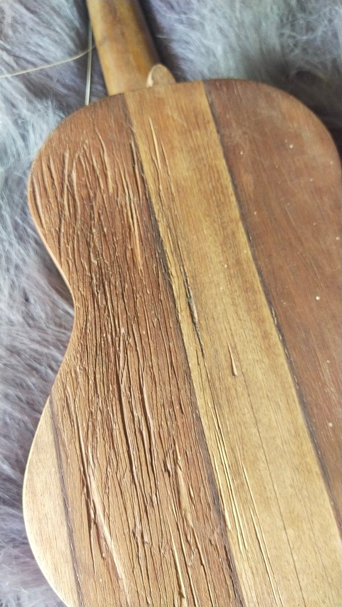 Dibuat tahun 2014 dengan teknik rustik dan masih dimainkan sampai sekarang 😍😆

#rustik
#rustikukulele
#pelemukulele
#yogyakarta