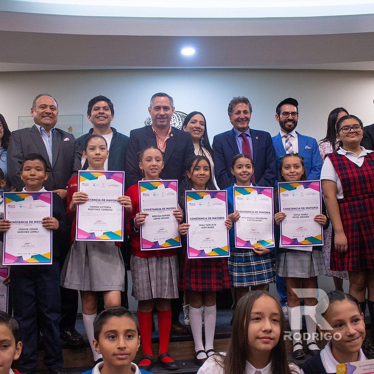 Las niñas y los niños son el presente y futuro de nuestro país. Tuve la oportunidad de conocer a una pequeña con grandes sueños, ella es Romina y es la actual sindico en el Cabildo Infantil. 
Como servidores públicos tenemos la responsabilidad de trabajar por  las familias.