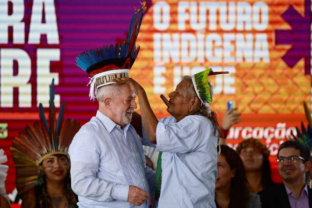 FabianeVdS's tweet photo. Dois líderes com muita história. @Ladeiraphoto, esta foto icônica é sua? Se for, parabéns. https://t.co/q6xeScnbpd