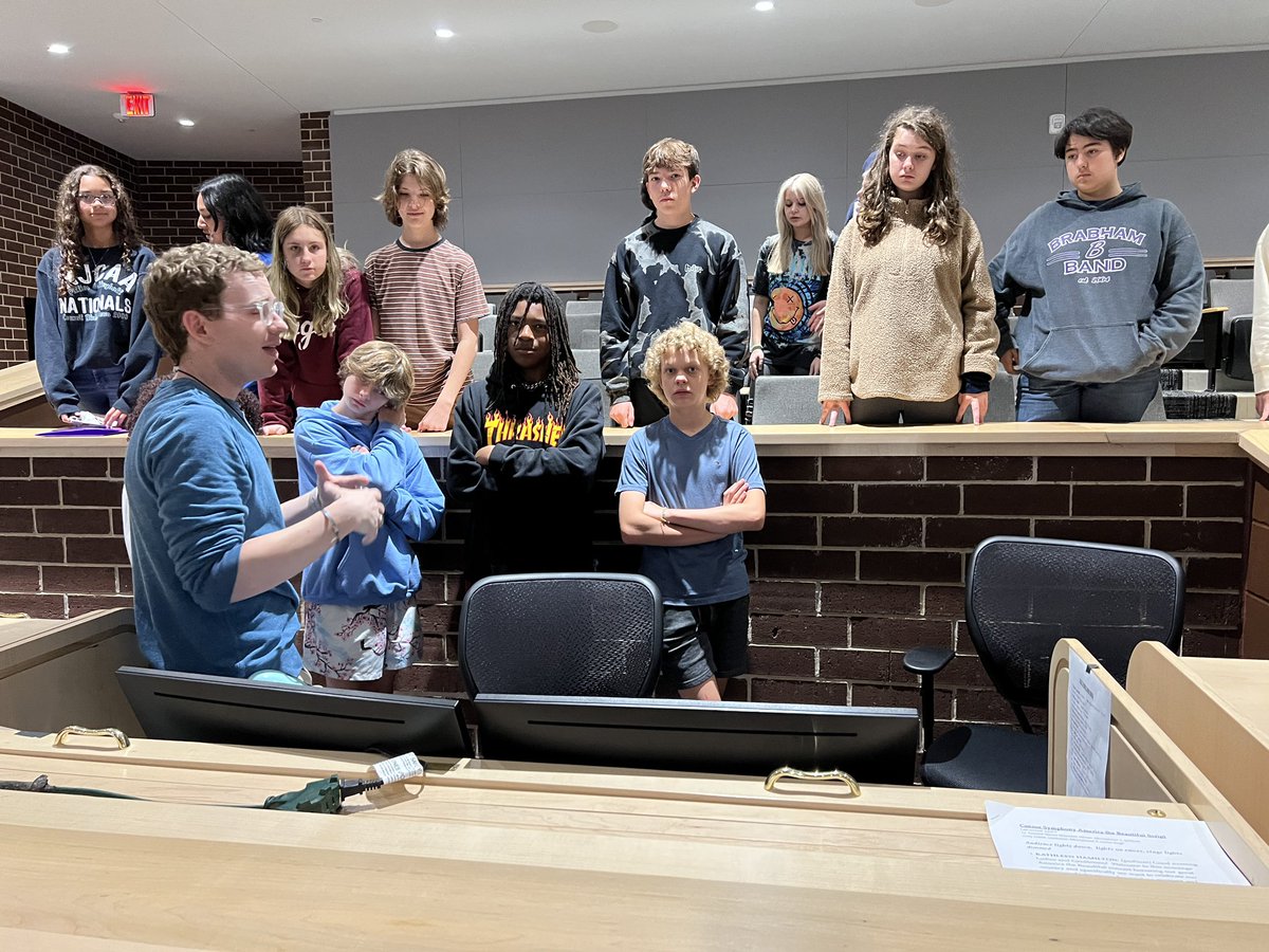 KenLabonski's tweet photo. I’m thankful for our WHS theater students who hosted our middle school theatre students for a black box show and a tour today.  @WillisSchools @Willis_HS_TX @LLMSLynx @WISDBrabham @Matlockdramakat @CoachJGlenn https://t.co/wQrHQLQS8d