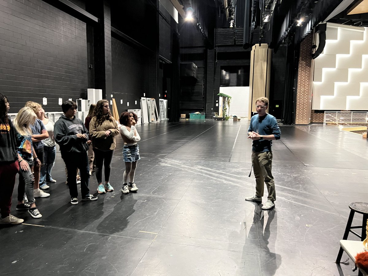 KenLabonski's tweet photo. I’m thankful for our WHS theater students who hosted our middle school theatre students for a black box show and a tour today.  @WillisSchools @Willis_HS_TX @LLMSLynx @WISDBrabham @Matlockdramakat @CoachJGlenn https://t.co/wQrHQLQS8d
