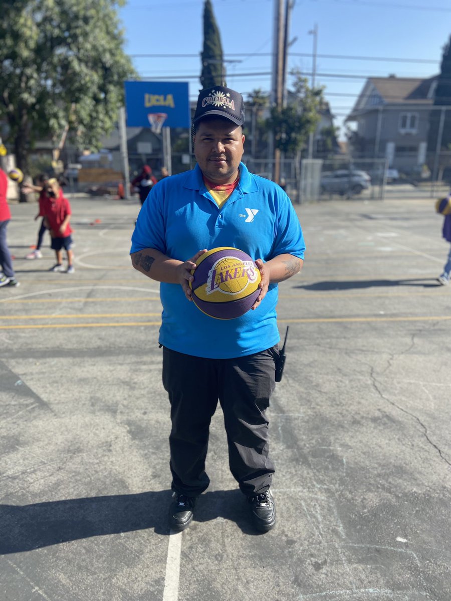 GasolFndnUSA's tweet photo. Thank you @YMCALA for helping us bring wellness programming to children who need most 🎯

#GasolFoundationUSA #YMCA #YMCALA #GalacticSports #YMCA #HooverStreetElementary #EdisonElementary #GallatinElementary #ZeroChildhoodObesity #MakeItHealthyMakeItFun #LosAngeles https://t.co/YAhYoTe5dH