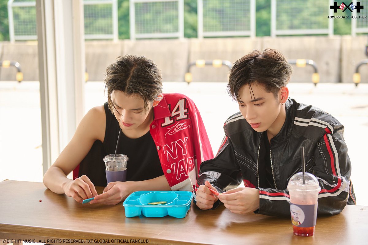 ᵔᴗᵔ (@hourlytaejunz) on Twitter photo 