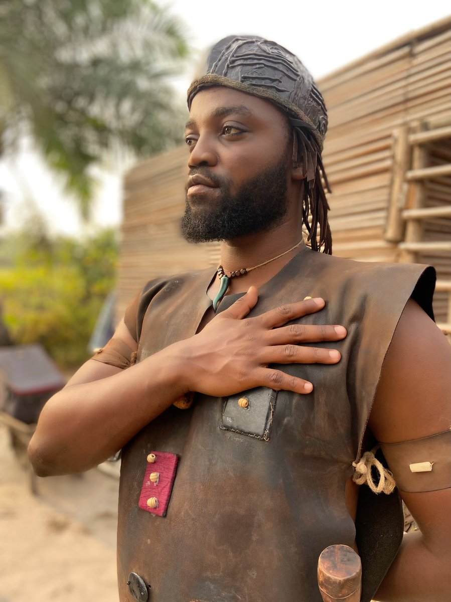 iAmSeunKentebe's tweet photo. Una don vote for #AMItura or you want Detective Kukoyi to investigate?

#AMVCA9 https://t.co/KN9GbAaWab