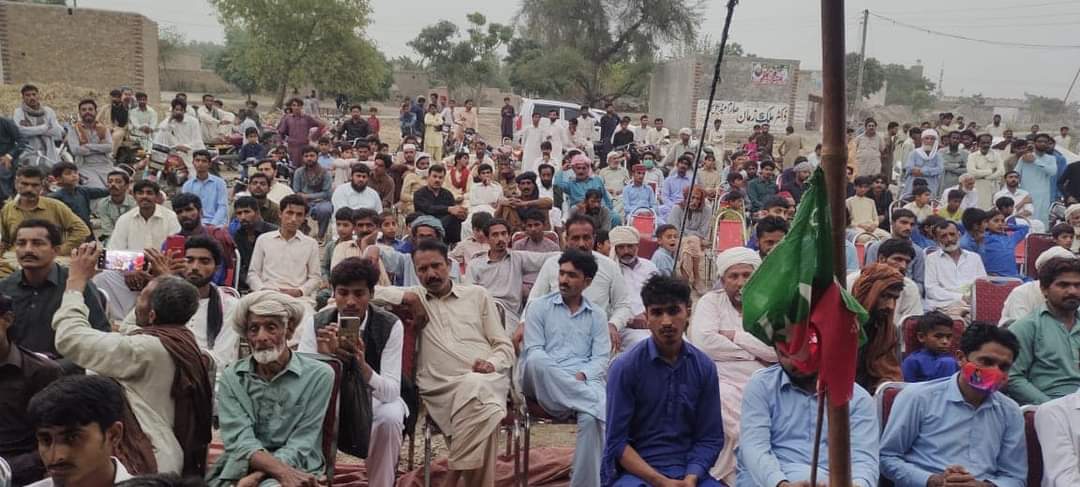 jamshaidAdasti's tweet photo. پی پی 274
پل بہشتی، موضع جھنگڑ ماڑھا
باقاعدہ الیکشن کیمپئن کا آغاز۔۔۔۔
پی ٹی آئی کے سینیئر رہنما جمشید احمد دستی اور رہنما پی ٹی آئی ڈاکٹر عبدالرشید شیخ میٹنگ سے خطاب کرتے ہوئے۔
#PtiSouthPunjab #PP274 https://t.co/AI8XSCvRQ6