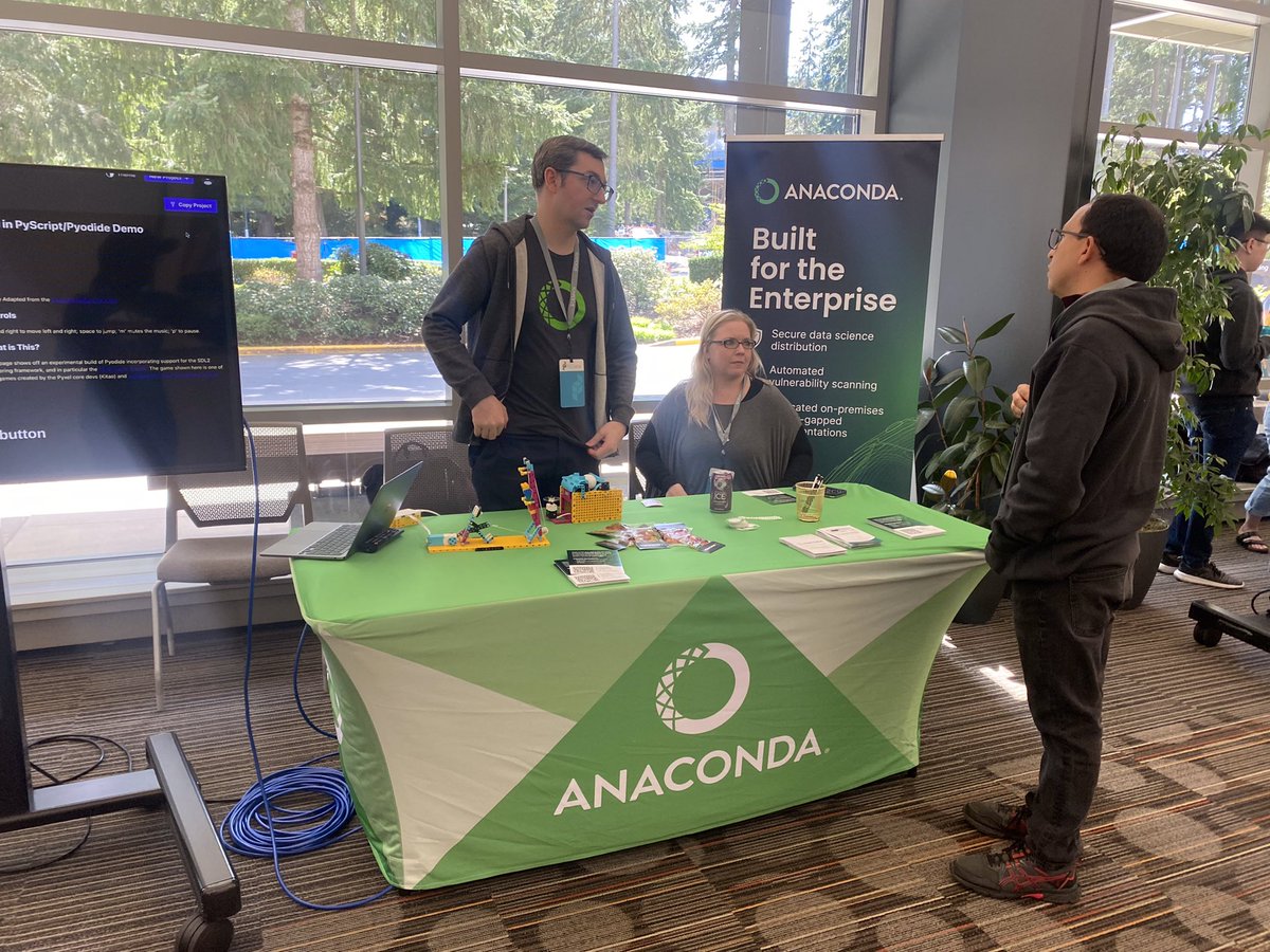 MesrenyameDogbe's tweet photo. Organisations currently at PyData Seattle:
Numfocus (@NumFOCUS)
Scientific Python (@SciPyTip)
Datapane (@datapaneapp)
Anaconda (@anacondainc)
#PyDataSeattle https://t.co/4WLsfiwdO3