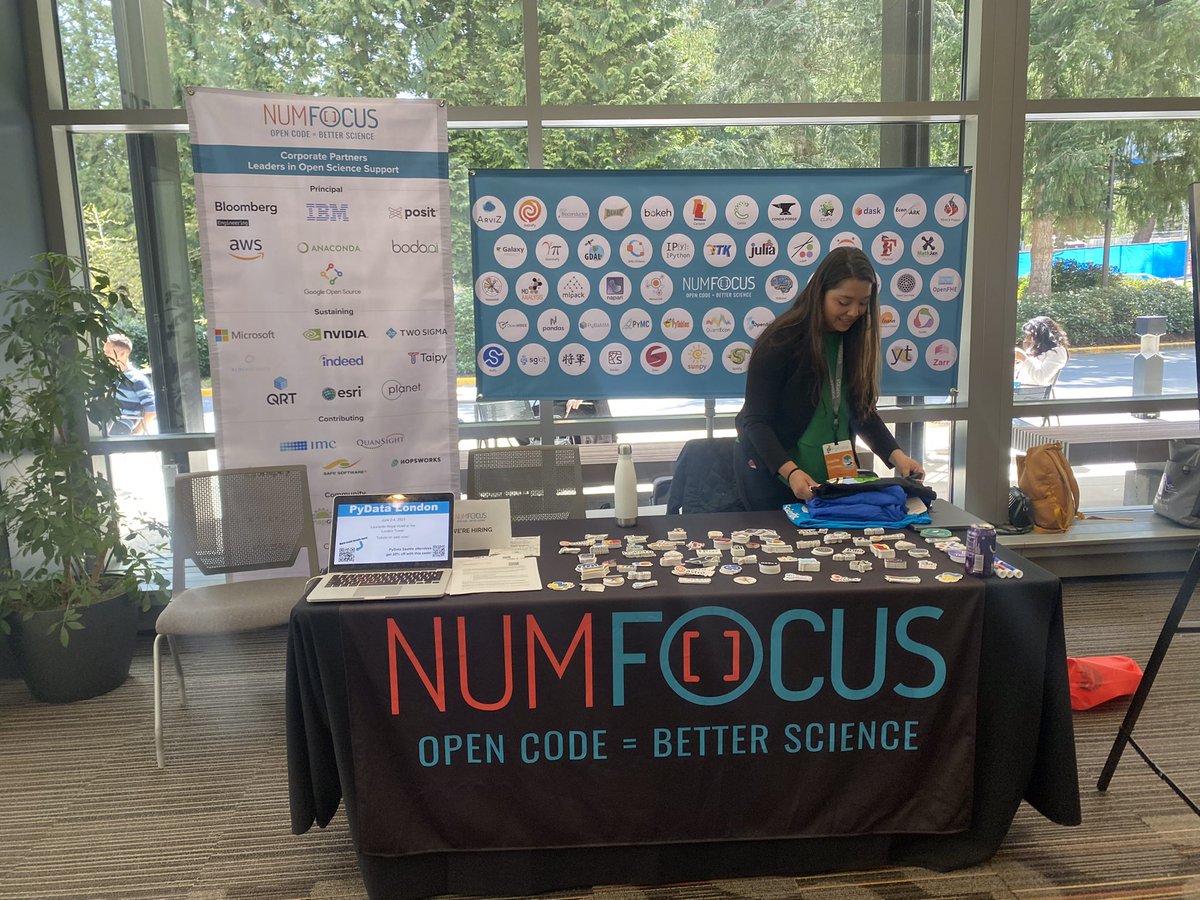 MesrenyameDogbe's tweet photo. Organisations currently at PyData Seattle:
Numfocus (@NumFOCUS)
Scientific Python (@SciPyTip)
Datapane (@datapaneapp)
Anaconda (@anacondainc)
#PyDataSeattle https://t.co/4WLsfiwdO3