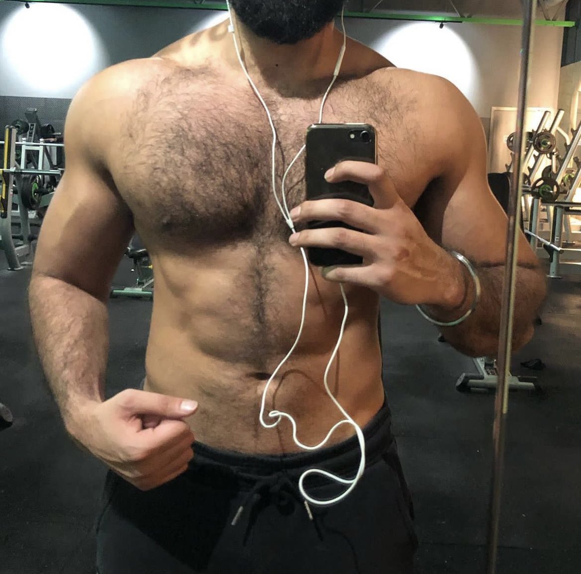 CashMasterPav's tweet photo. I’m at the gym getting stronger 💪🏽 Your pressing send getting weaker &amp; broker 🤑 Step up and make yourself useful you pathetic limp impotent faggots. Live vicariously through a real man 🇮🇳🇬🇧😈 https://t.co/2i2QtdurlF