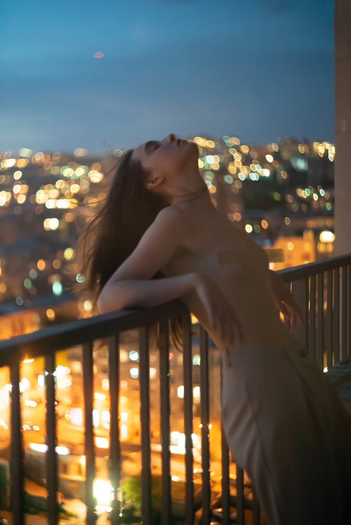 sokova_k's tweet photo. Summer Night Air ✨

only 22 pieces 🚨 

The spirit of youth, freedom and protest.

Muse: @jpnsnss 

Claim → → → https://t.co/9SNLfUs8qE 

💛

🧵 ⬇️ https://t.co/kXSS85RIVg