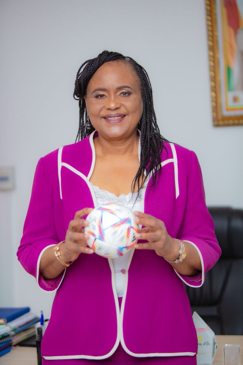 diallomariamasy's tweet photo. Je suis nommée présidente de la commission féminine de l'UFOA-A, la confédération régionale de football de l'Afrique de l'Ouest. Cela témoigne de mon engagement en faveur de l'inclusion des femmes dans le football et de ma passion pour le développement du sport sur le continent. https://t.co/IuSaJZ9YVT
