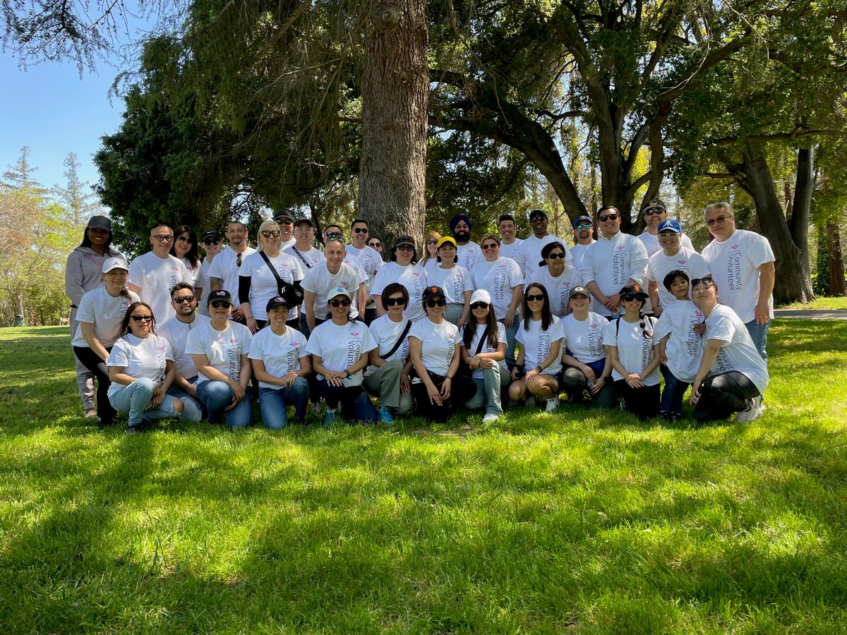 raquelgsanjose's tweet photo. One of #sanjose's most popular green spaces, Kelley Park, benefited from a clean-up, thanks to @BankofAmerica #employees. Working with the City of San JosΓ©, the volunteers dedicatedΒ 40 hours and removed 6 bags of trash from βlawn & picnic areas. #globalservicemonth #EarthDay2023 https://t.co/Yk8UTv9i0U