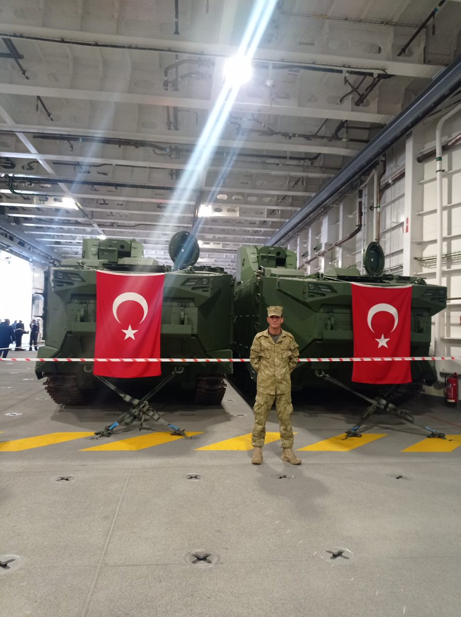 Bugün ziyarette bulunduğum TCG ANADOLU gemimizde görev yapan erinden en üst mertebedeki komutanlarımıza kadar ayrı ayrı çok teşekkürler ederim harikasınız ve çok misafir perversiniz sizlerle gurur duyduk yolunuz bahtınız açık olsun Rabbim sizleri korusun.
REİS GİBİSİ YOK