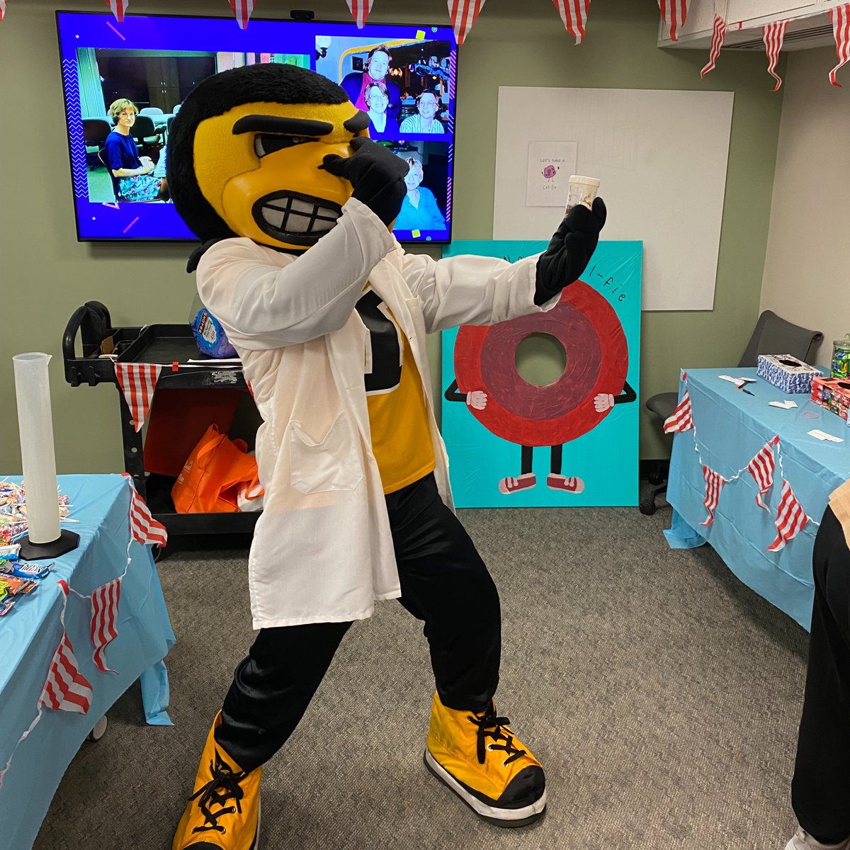 UIPathology's tweet image. It&apos;s the last full weekday of Lab Week and we are thrilled to have @TheREALHerky joining us at Koontz Carnival! Go @TheIowaHawkeyes! And thanks to all our lab professionals and pathologists. #ASCPLabWeek23 #uiowa #uipathology  @uihealthcare @uiowa