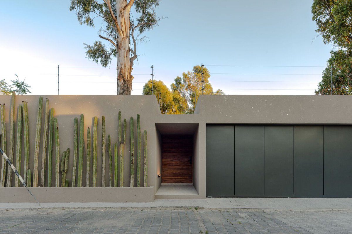 SerArqui's tweet photo. Casa TOME 
Arquitectos. mxTAD + https://t.co/sySjx63p7z
Ubicación. CHOLULA, MÉXICO
Área. 250.00m²

@SerArqui 
https://t.co/flME1MgFVb
#SerArq https://t.co/tkYg2aAeE0
#arquitectura #proyectos #construccion #architecture https://t.co/DUy15fTmj6