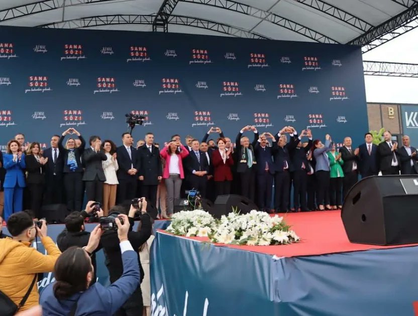 Bugün 13. Cumhurbaşkanımız #KemalKılıçdaroğlu , İYİ Parti Genel Başkanı #MeralAkşener ve Cumhurbaşkanı Yardımcımız #MansurYavaş ın katılımıyla Kocaeli'ye baharı müjdeledik.
Emeği geçen başta gençlik kollarımız olmak üzere herkese teşekkür ediyorum.
#SanaSöz
#KocaeliHakkınıAlacak