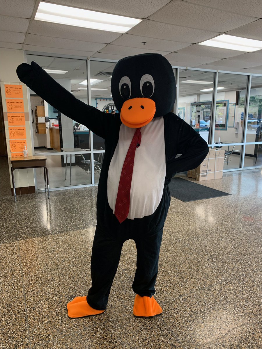 HBBSTMath's tweet photo. Math Spirit Week Day 4: Mathematicians are sharp!

Dress Fancy! 

@kristenjmb @STMath @Mass_STEMHub https://t.co/QjjzMSM1ul