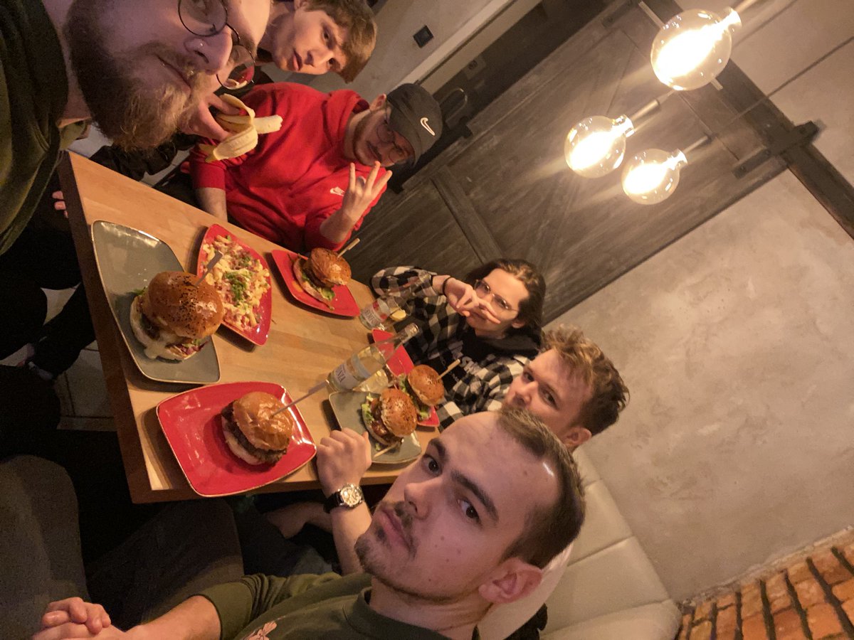 BezSensuGaming's tweet photo. Friends from bsg Company on borgir wish us wszystkiego smacznego thanks from mountain https://t.co/4SEhDJ8aZf