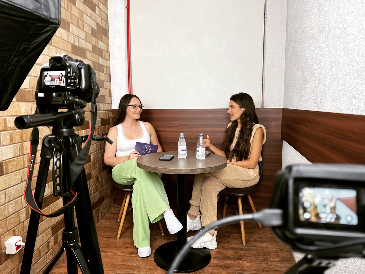 teka_toledo's tweet photo. Dia muito especial e poder fazer parte dessa entrevista maravilhosa com uma pessoa muito especial !
@pribuiar
Obrigado pelo carinho que teve com a gente !
Voe alto com seus sonhos
Aterrisse suave nas realizações
#entrevista #filmagem #saopaulo #diaespecial #buiar #canon # https://t.co/opnGZcGWgZ