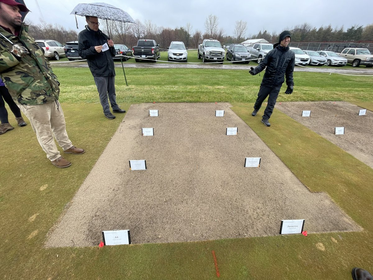 CavanaughTurf's tweet image. At the Winter Turf Field Day. @UMNTurf #MGCSAPresidentOnTour