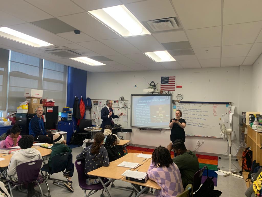 PolishEmbassyUS's tweet photo. It’s good to be back at Payne Elementary School with the #EmbassyAdoptionProgram ! Today we discussed the principles and purposes of the @UN. Our diplomat @MaciejJamroz shared his personal experience from the @UN and answered dozens of questions from students. https://t.co/DB2bqpyxDe
